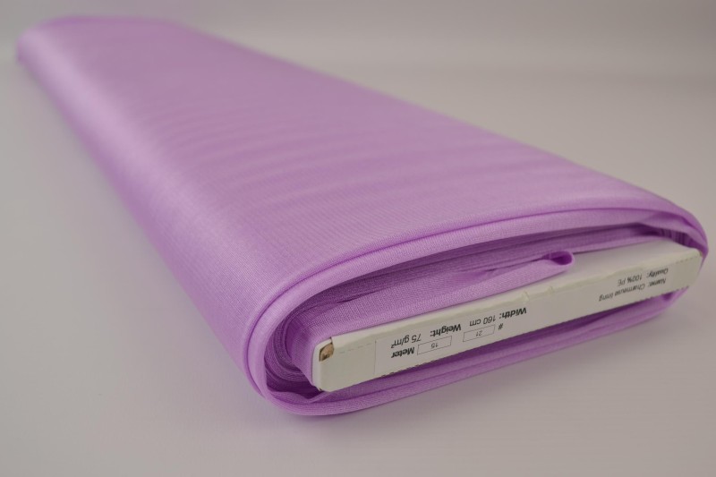 Charmeuse-Futter lilas, Rolle