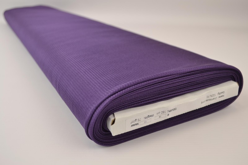 Charmeuse-Futter violettt, Rolle