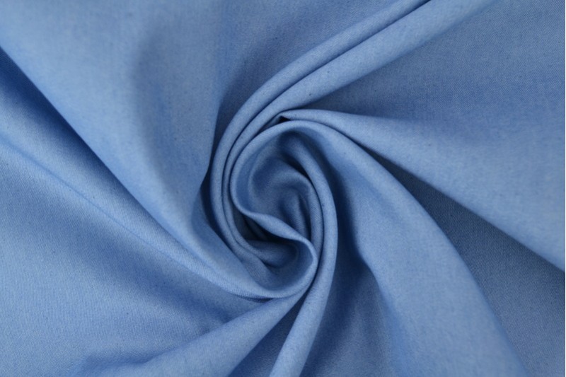 Gewaschener Chambray-Denim hellblau