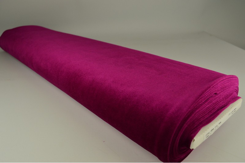 Stretch-Samt Samt stretch cassis, Rolle