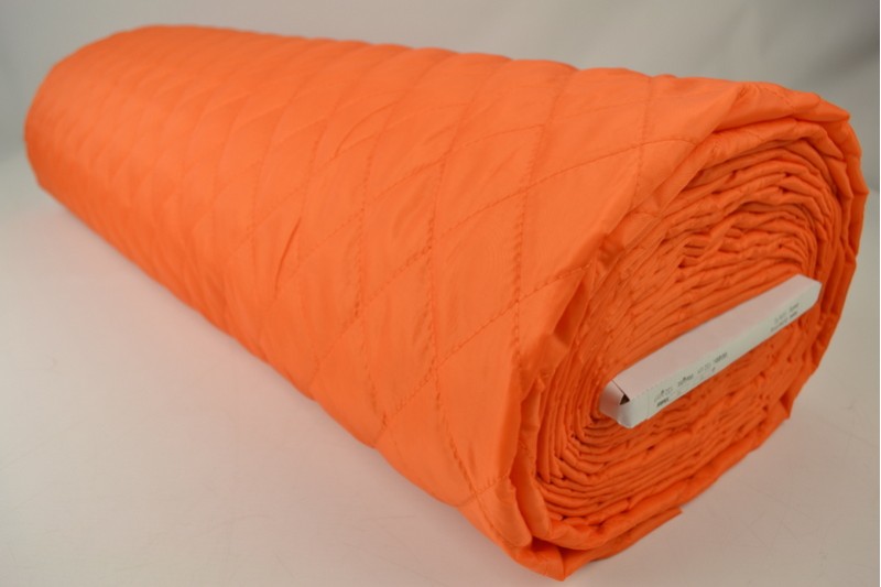 Steppfutter orange, Rolle