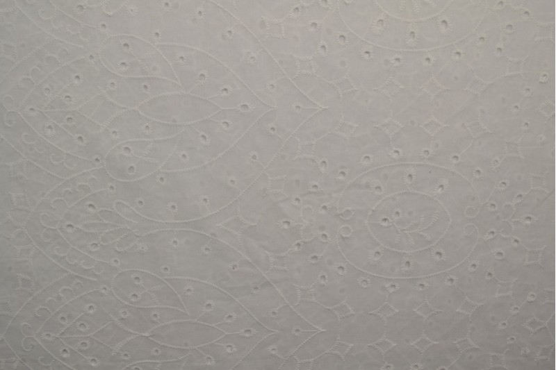 Baumwollstickerei weiß (motif 06)