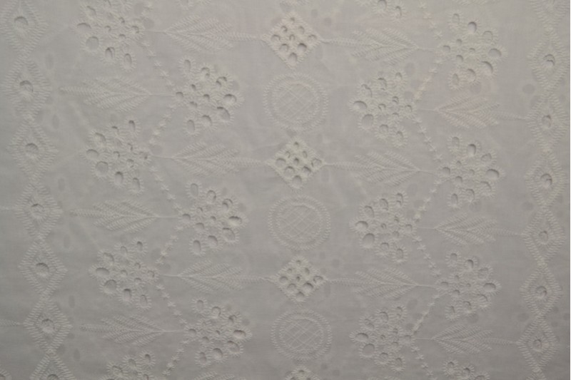 Baumwollstickerei weiß (motif 11)