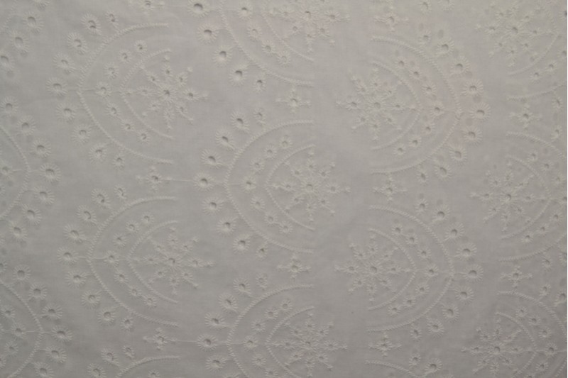 Baumwollstickerei weiß (motif 16)