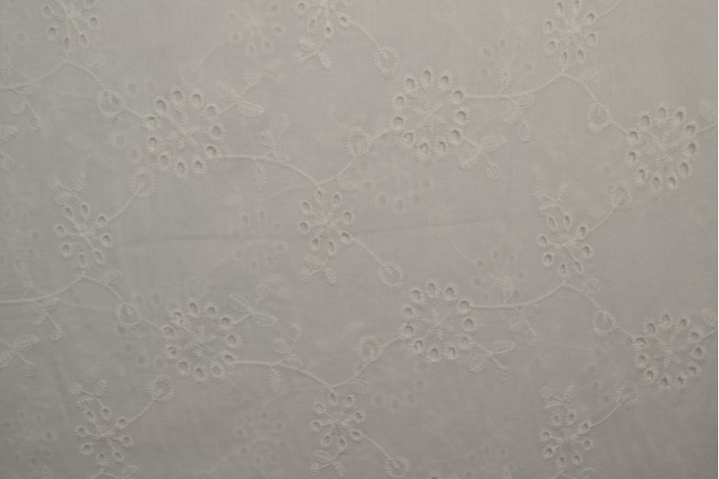 Baumwollstickerei weiß (motif 17)