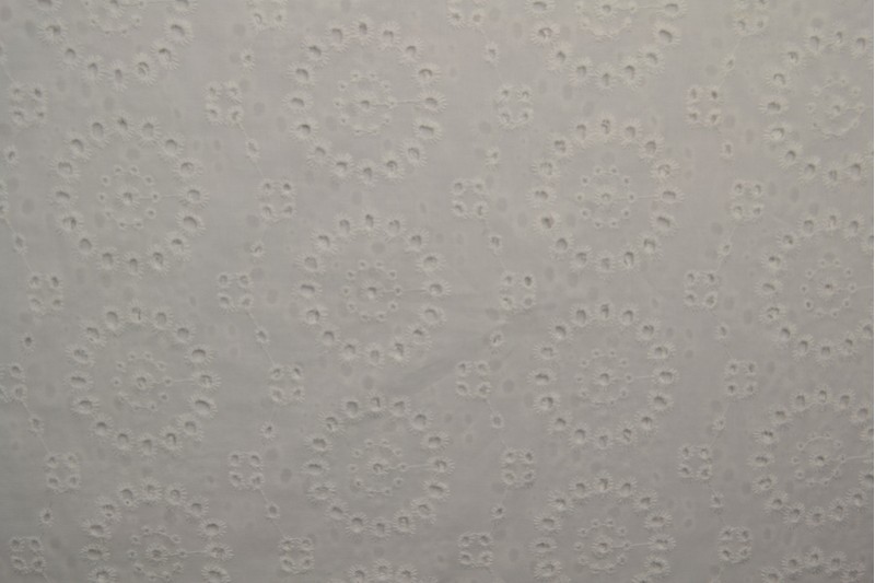 Baumwollstickerei weiß (motif 18)