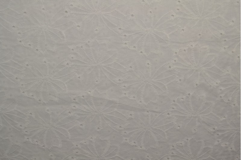 Baumwollstickerei weiß (motif 23)