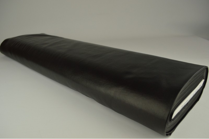 Kunstleder schwarz, Rolle