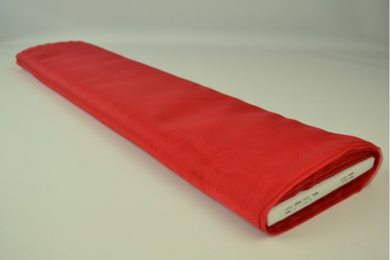 Organza rot, Rolle