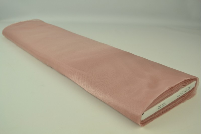 Organza vieux rosa, Rolle