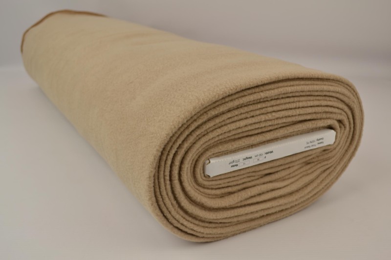 Fleece beige, Rolle