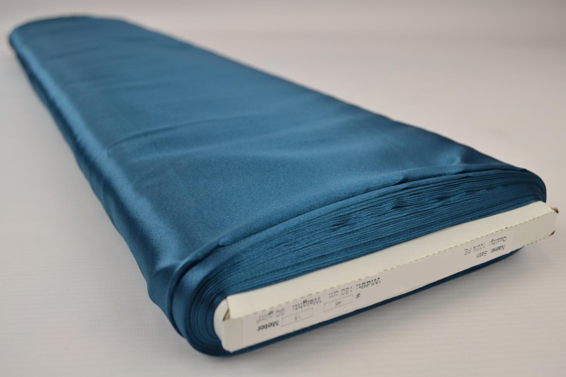 Polyestersatin Satin dunkelpetrol, Rolle