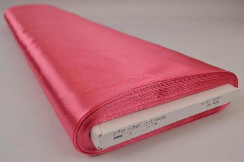 Polyestersatin Satin korallrosa, Rolle