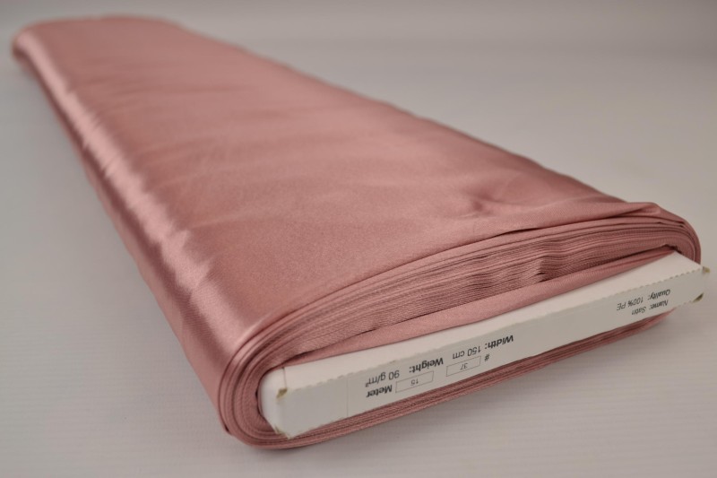 Polyestersatin Satin vieux rosa, Rolle