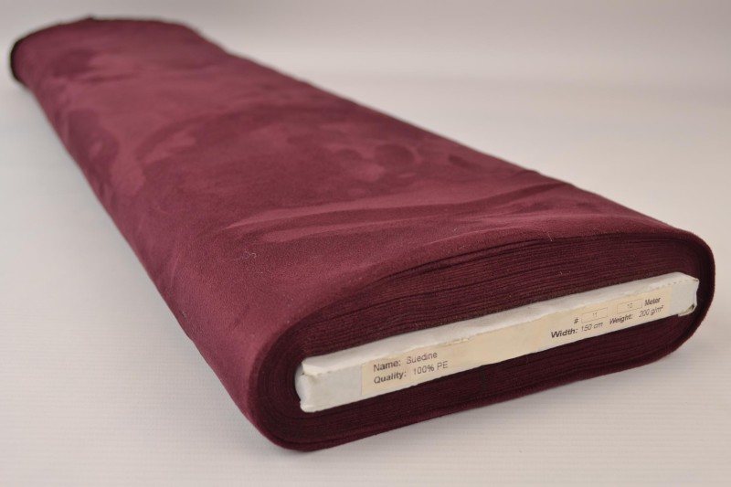 Samtleder aubergine, Rolle