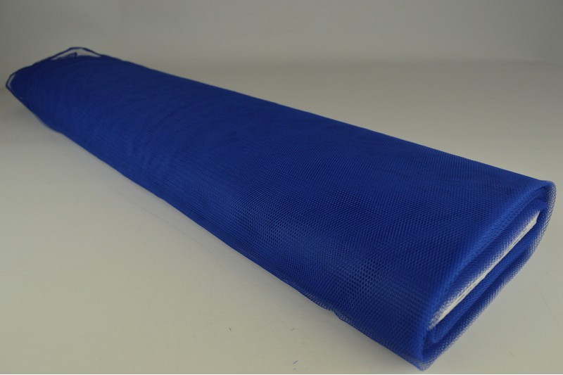 Steifer Tüll blau, Rolle