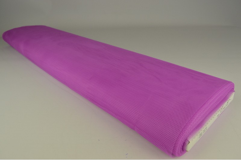 Steifer Tüll lilas, Rolle