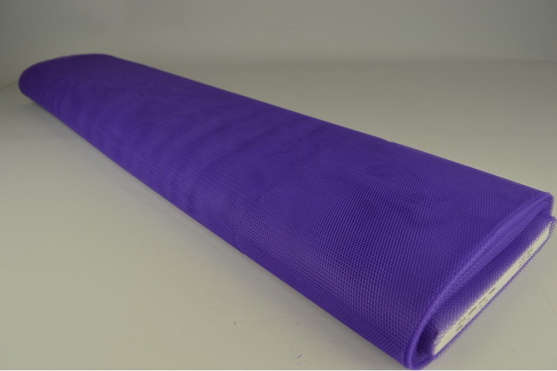 Steifer Tüll violettt, Rolle